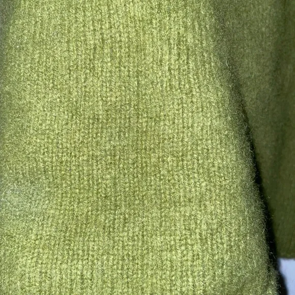 Green y2k Sweater - Picture 2 of 3